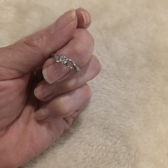 Ring - Picture 3 of 7